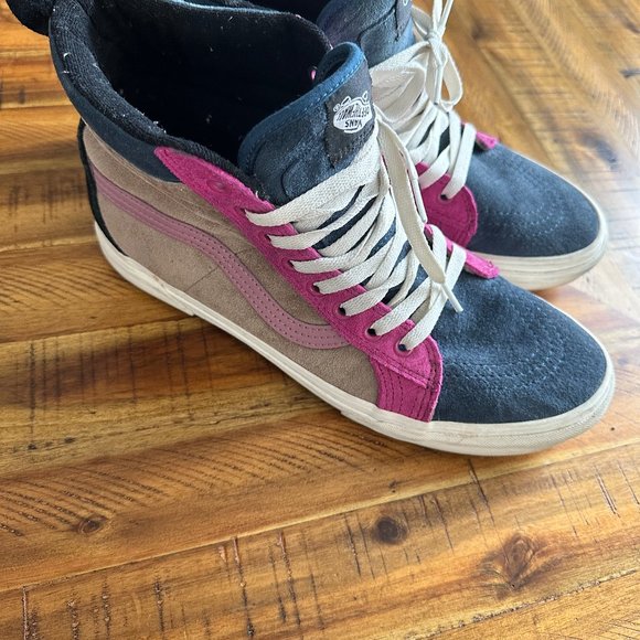 Limited Edition VANS - SK8-HI RECONSTRUCT SHOE - Picture 4 of 11